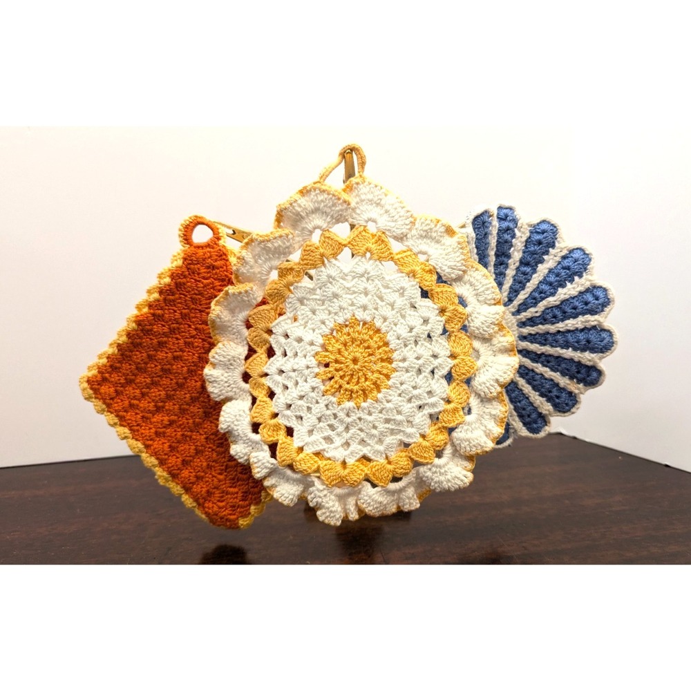 Vintage Handmade Crochet Potholders Lot of 3 Farmhouse Cottage Kitchen Retro